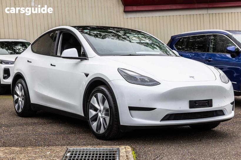 White 2023 Tesla Model Y Wagon Rear-Wheel Drive