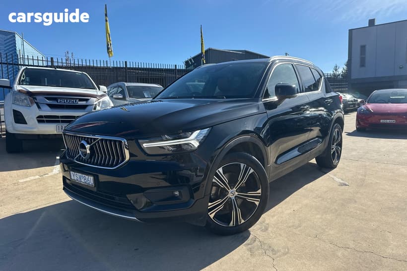 Black 2018 Volvo XC40 Wagon T4 Inscription (Awd)