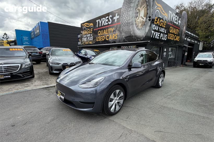 Grey 2022 Tesla Model Y Wagon Performance