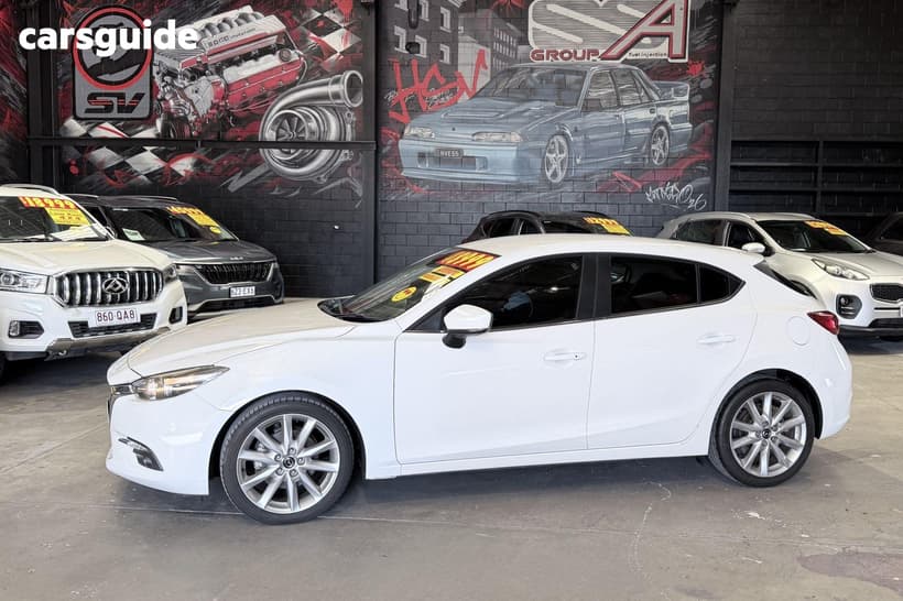 White 2018 Mazda 3 Hatchback Sp25 Astina