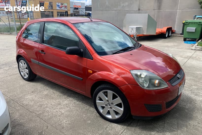 Burgundy 2006 Ford Fiesta Hatchback Lx