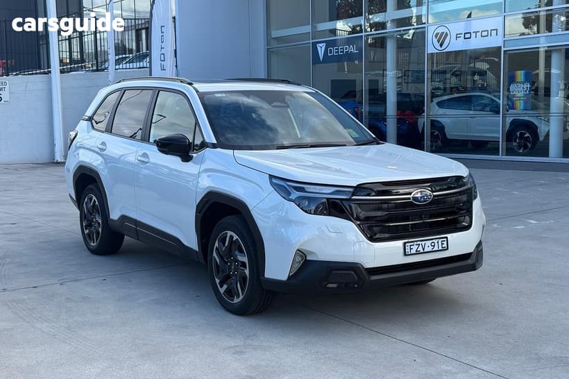 White 2025 Subaru Forester Wagon 2.5I Touring (Awd)