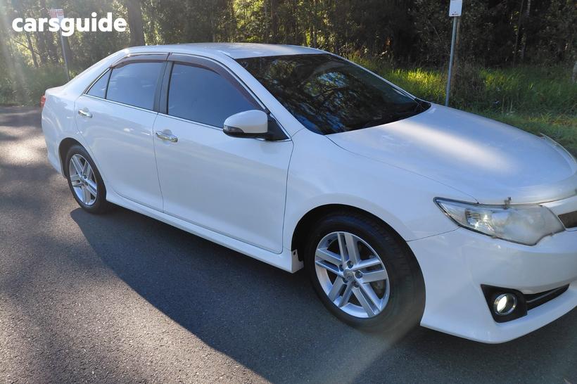 White 2013 Toyota Camry Sedan Atara S