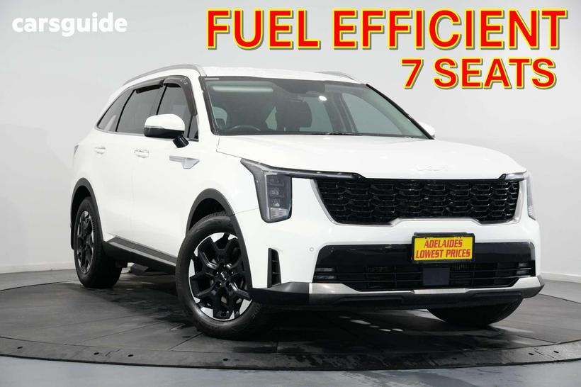 White 2023 Kia Sorento Wagon Sport 7 Seat