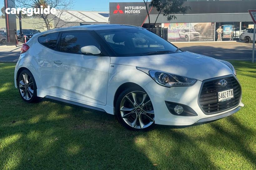 White 2017 Hyundai Veloster Coupe Sr Turbo