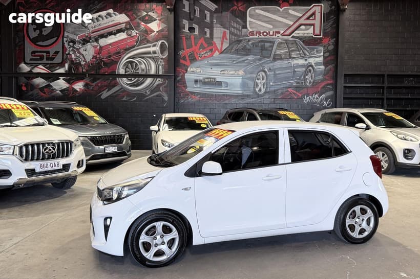 White 2017 Kia Picanto Hatchback Si
