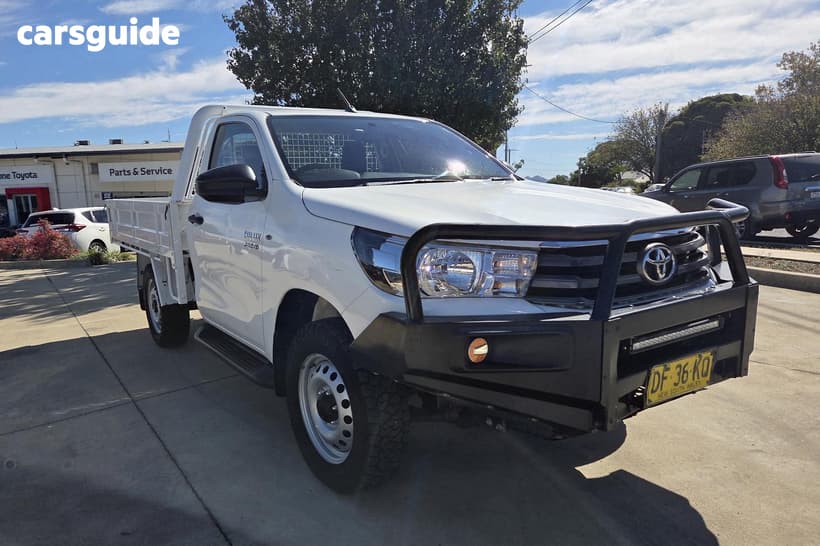 White 2018 Toyota Hilux Cab Chassis Sr (4X4)