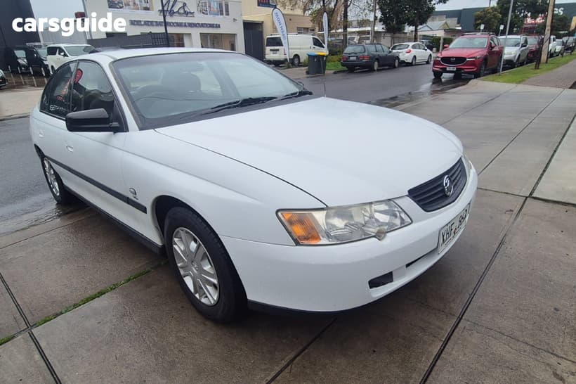 White 2004 Holden Commodore Sedan Executive