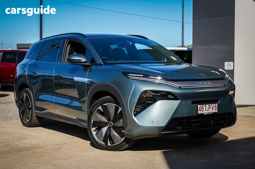 Green 2025 BYD Sealion 8 SUV