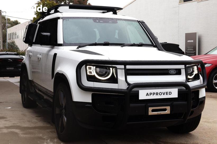 White 2024 Land Rover Defender Wagon 110 P400 X-Dynamic Se (294Kw)