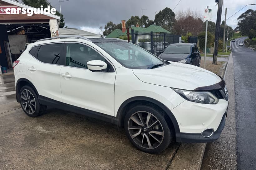 White 2015 Nissan Qashqai Wagon Ti (4X2)