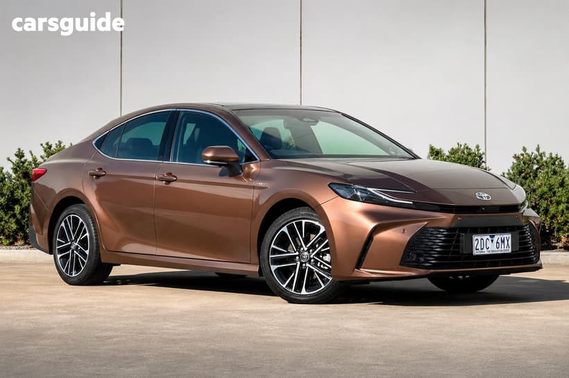 Bronze 2025 Toyota Camry Sedan Sl Hybrid