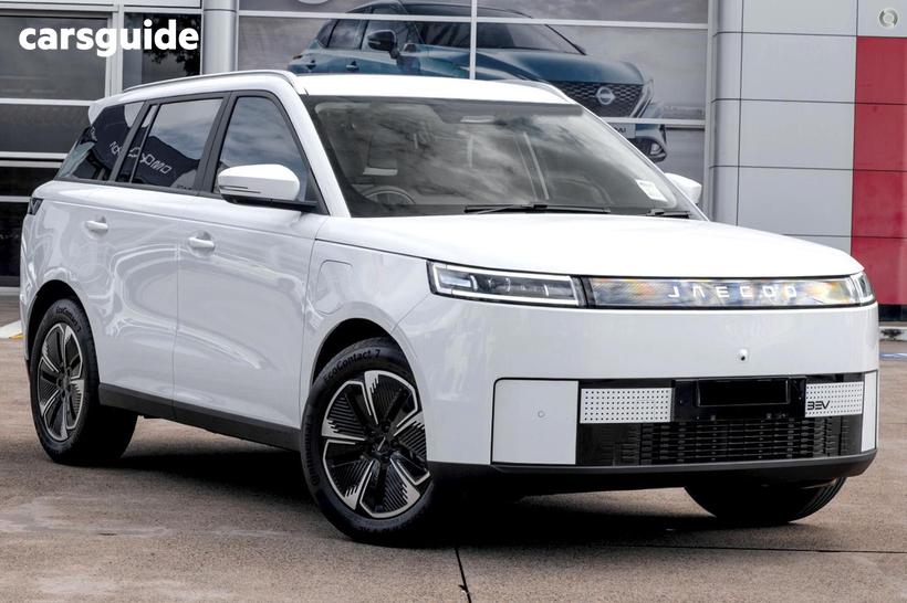White 2026 Jaecoo J5 Wagon Summit Ev