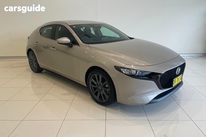Silver 2024 Mazda 3 Hatchback G20 Evolve