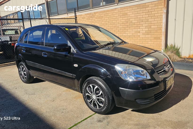 Black 2009 Kia RIO Hatchback Lx