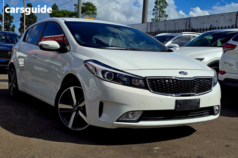 White 2017 Kia Cerato Hatchback Sport