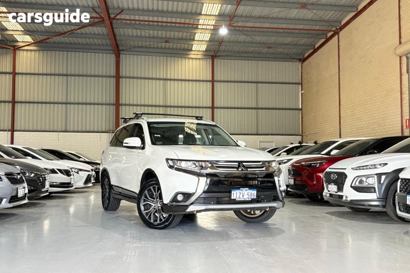 White 2017 Mitsubishi Outlander SUV LS (4X2) ZJ
