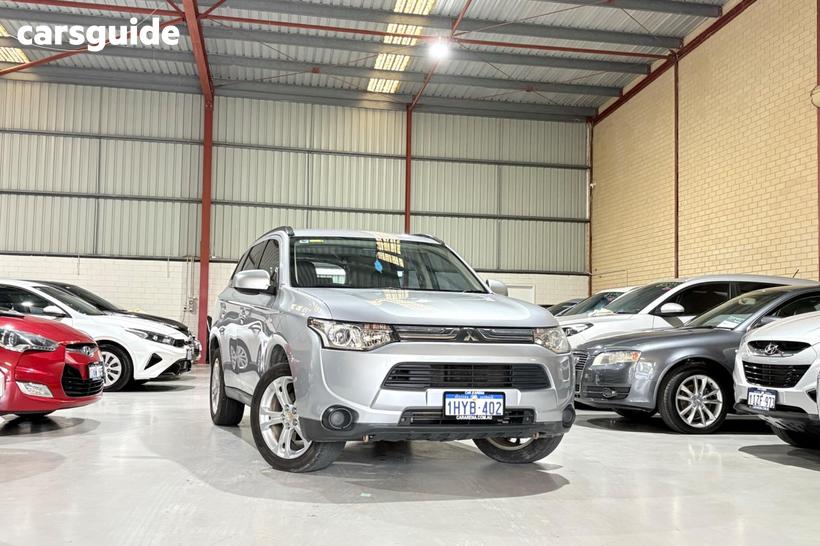 Silver 2013 Mitsubishi Outlander SUV ES (4X4) ZJ MY14