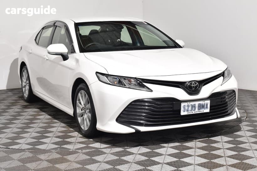 White 2018 Toyota Camry Sedan Ascent