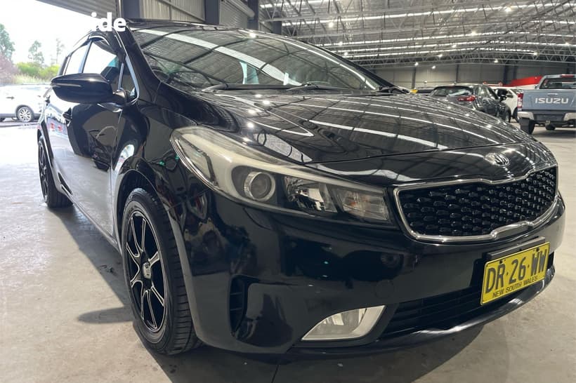 Black 2017 Kia Cerato Hatchback S