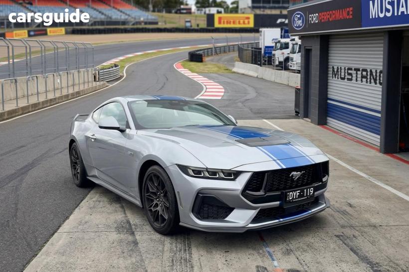 Silver 2025 Ford Mustang Fastback Gt 5.0 V8