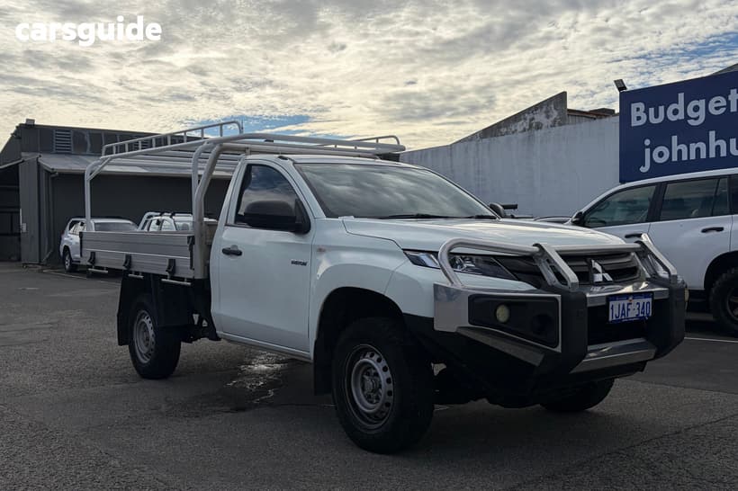 White 2018 Mitsubishi Triton Cab Chassis Glx