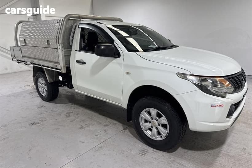 White 2015 Mitsubishi Triton Cab Chassis Glx