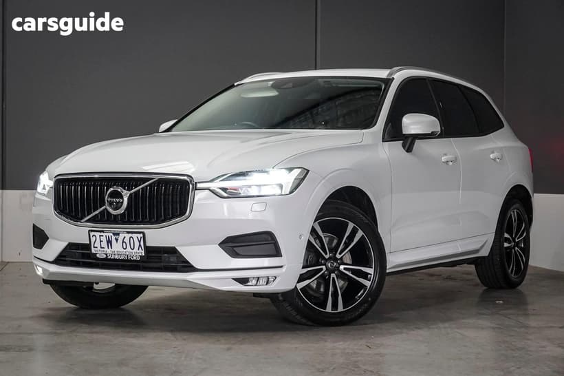 White 2018 Volvo XC60 Wagon D4 Momentum