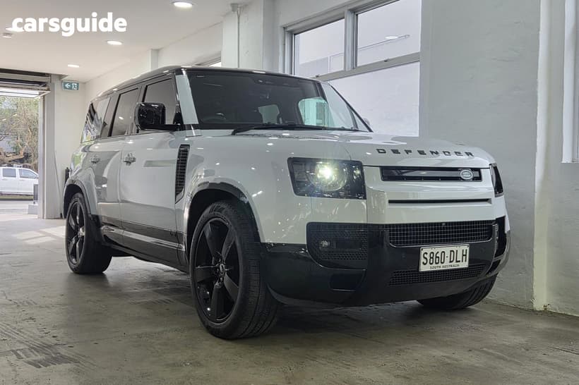 White 2022 Land Rover Defender Wagon 110 P525 V8 (386Kw)