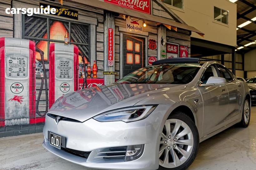Silver 2017 Tesla Model S Hatchback 60