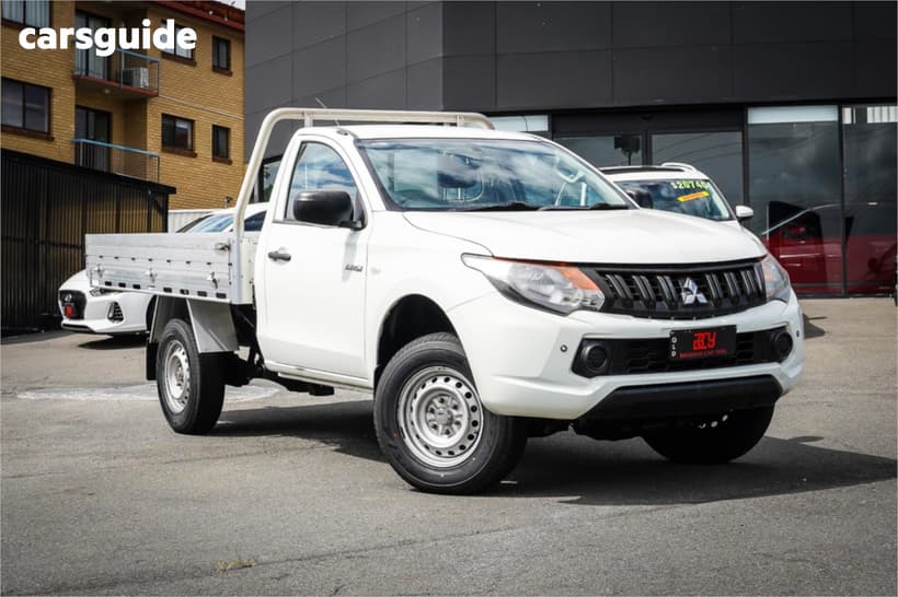 White 2017 Mitsubishi Triton Cab Chassis Glx