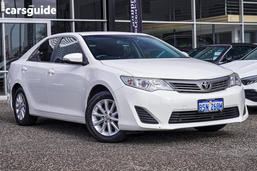 White 2013 Toyota Camry Sedan Atara Sx