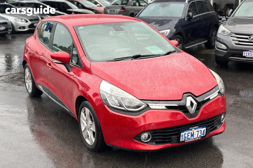 Red 2016 Renault Clio Hatchback Expression