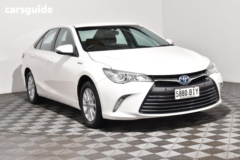 White 2015 Toyota Camry Sedan Altise Hybrid