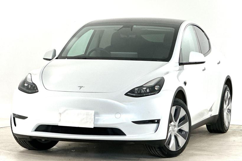 White 2024 Tesla Model Y Wagon Long Range
