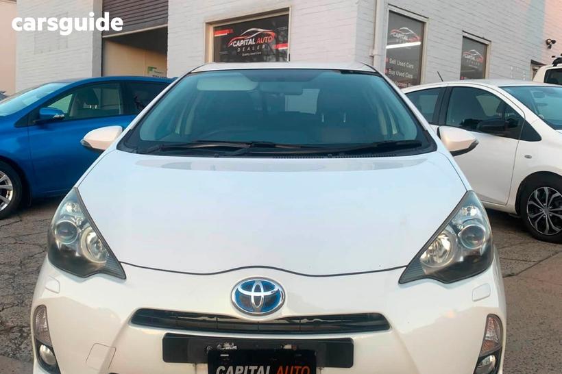 White 2013 Toyota Prius C Hatchback I-Tech Hybrid
