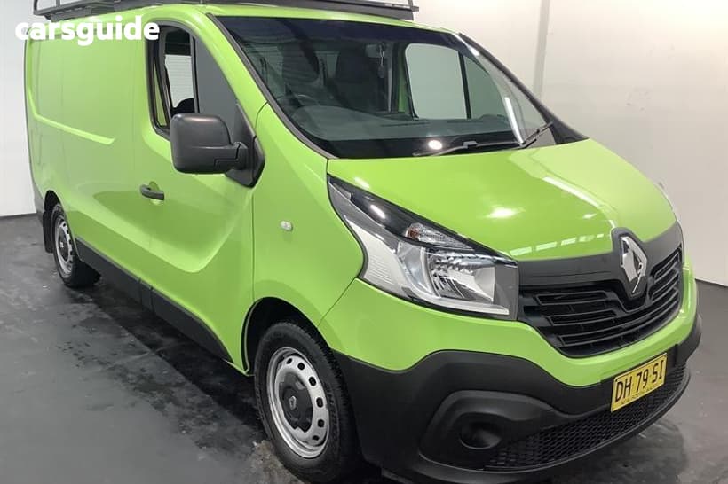 Green 2018 Renault Trafic Van Swb