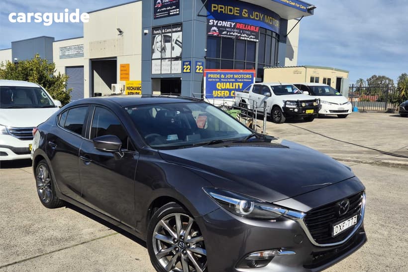 Grey 2018 Mazda 3 Sedan Sp25 Astina