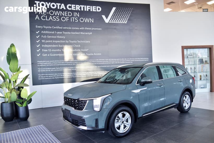 Green 2024 Kia Sorento Wagon S 7 Seat