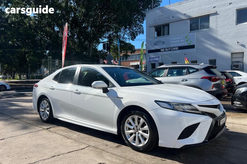 White 2018 Toyota Camry Sedan Ascent Sport (Hybrid)