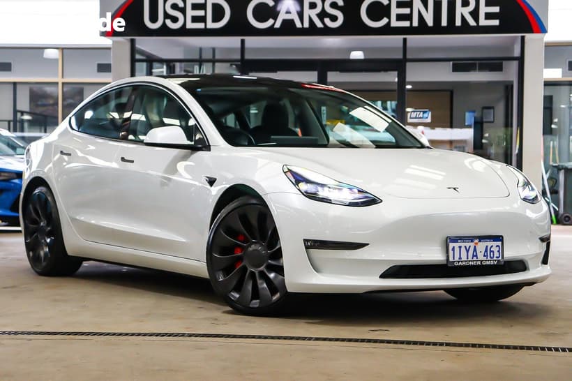 White 2022 Tesla Model 3 Sedan Performance
