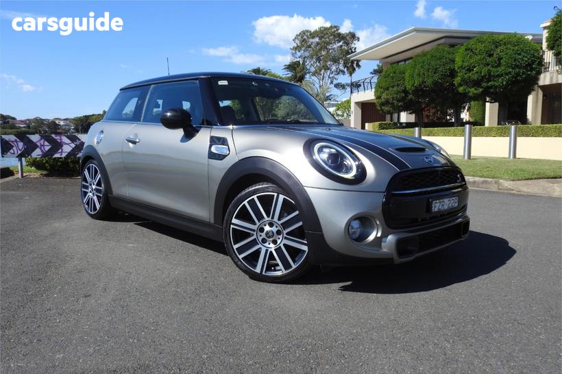 Silver 2018 Mini Cooper Hatchback S 3D Hatch