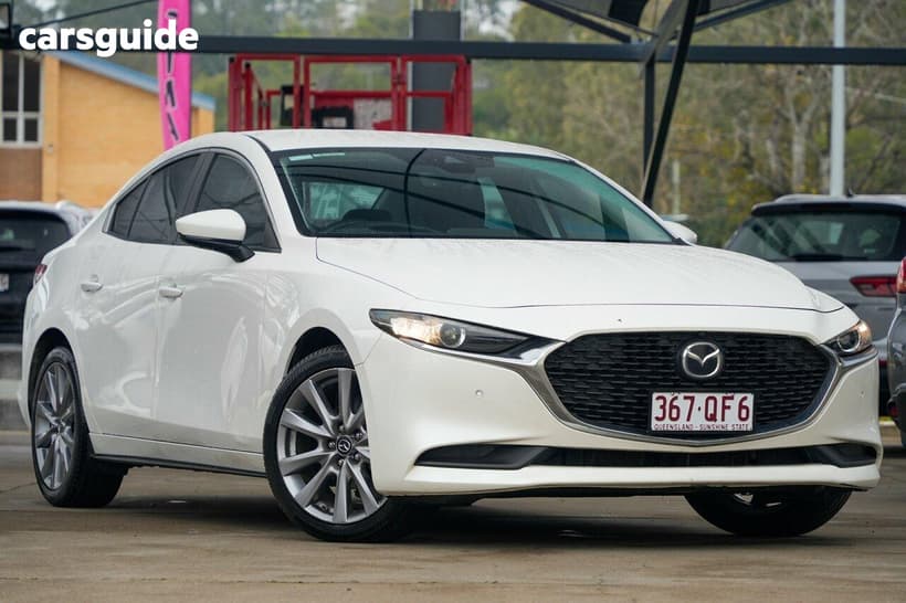 White 2021 Mazda 3 Sedan G20 Evolve