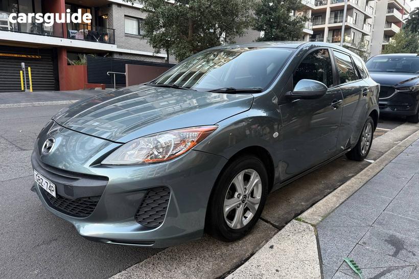 Grey 2013 Mazda 3 Hatchback Neo