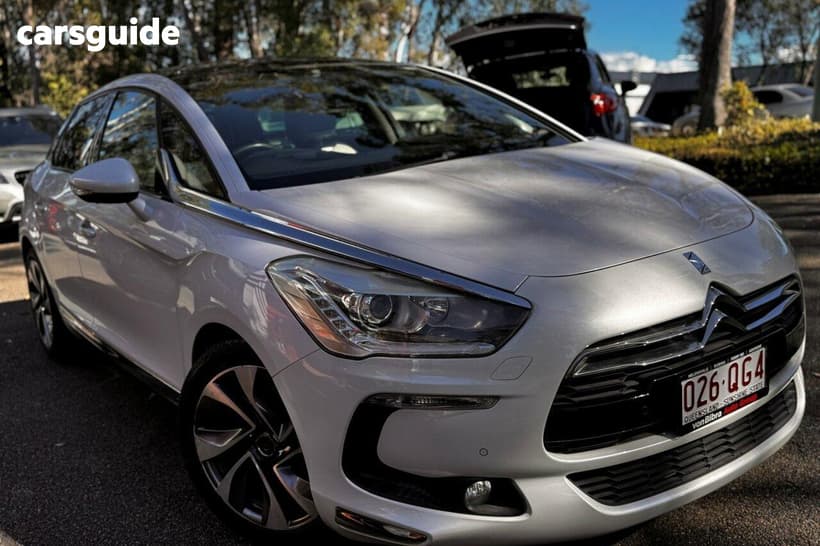 White 2013 Citroen DS5 Wagon Dsport Hdi
