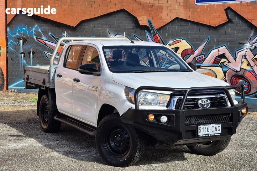 White 2018 Toyota Hilux Double Cab Chassis Sr (4X4)