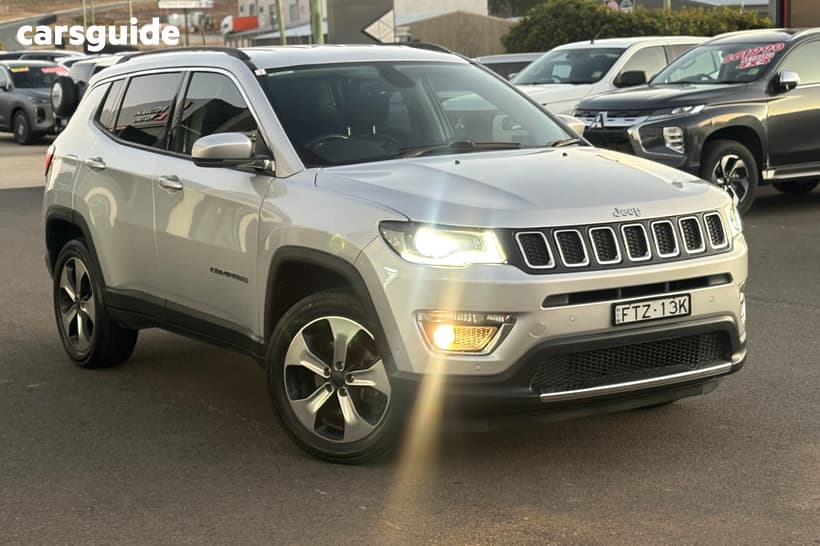 Silver 2018 Jeep Compass Wagon Limited (4X4)