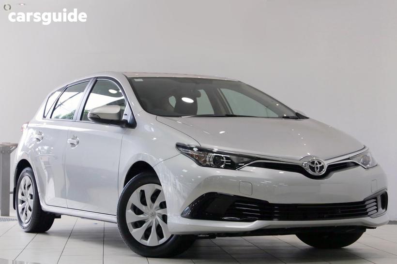 Silver 2017 Toyota Corolla Hatchback Zr