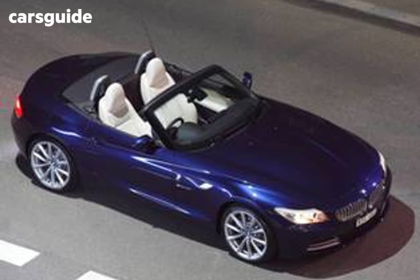 White 2009 BMW Z4 Roadster Sdrive 30I
