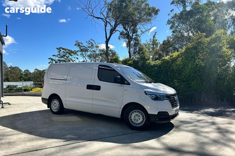 White 2018 Hyundai Iload Van 3S Twin Swing